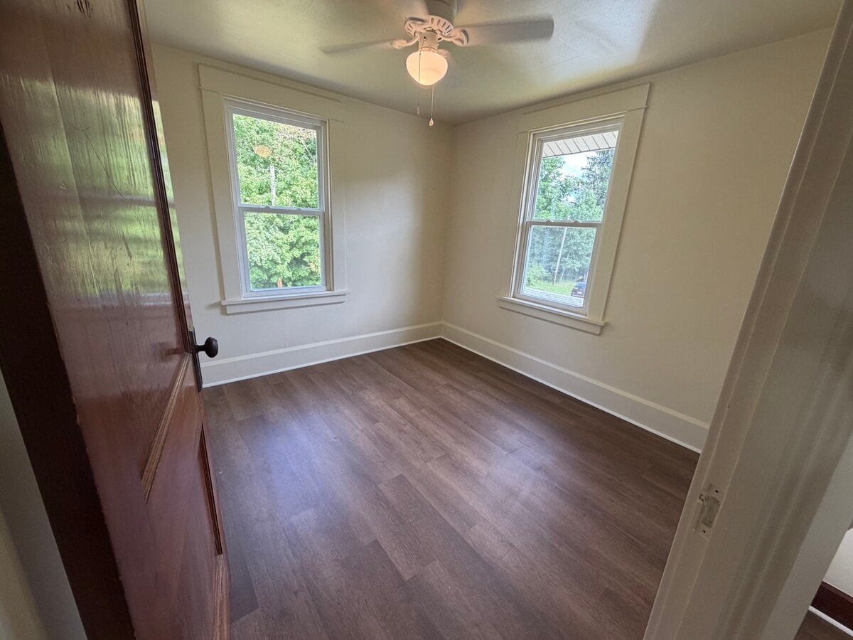 Photo - 642 N Broad Street Ext