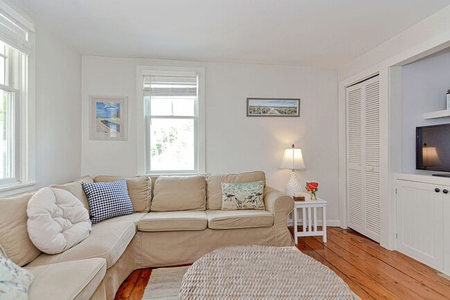 Photo - WINTER RENTAL: Changes In Latitude (Dogs Welcome!)