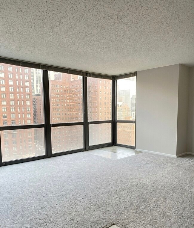 Photo - 1122 N Clark St Unit 1607