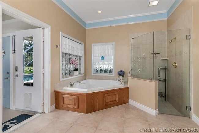1064 SW Pigeon Plum Way