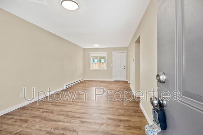 Photo - 467 N Adair St
