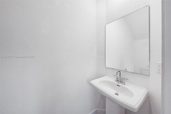 Photo - 186 SE 5th Ct
