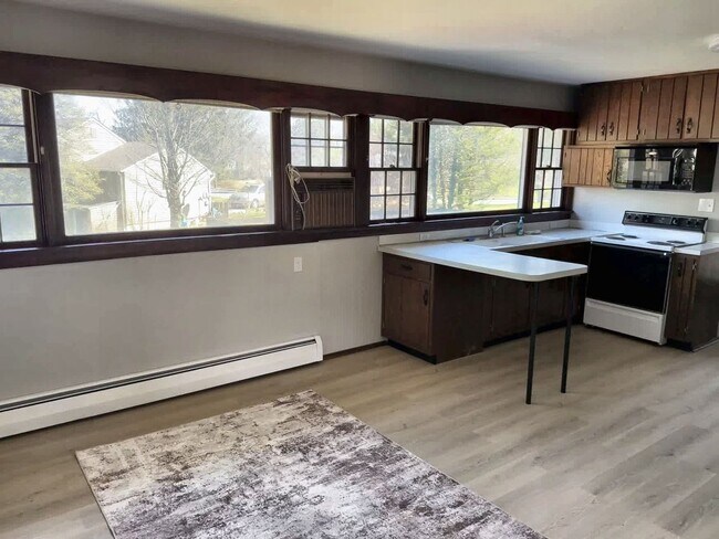 Photo - 1045 S Pitt St