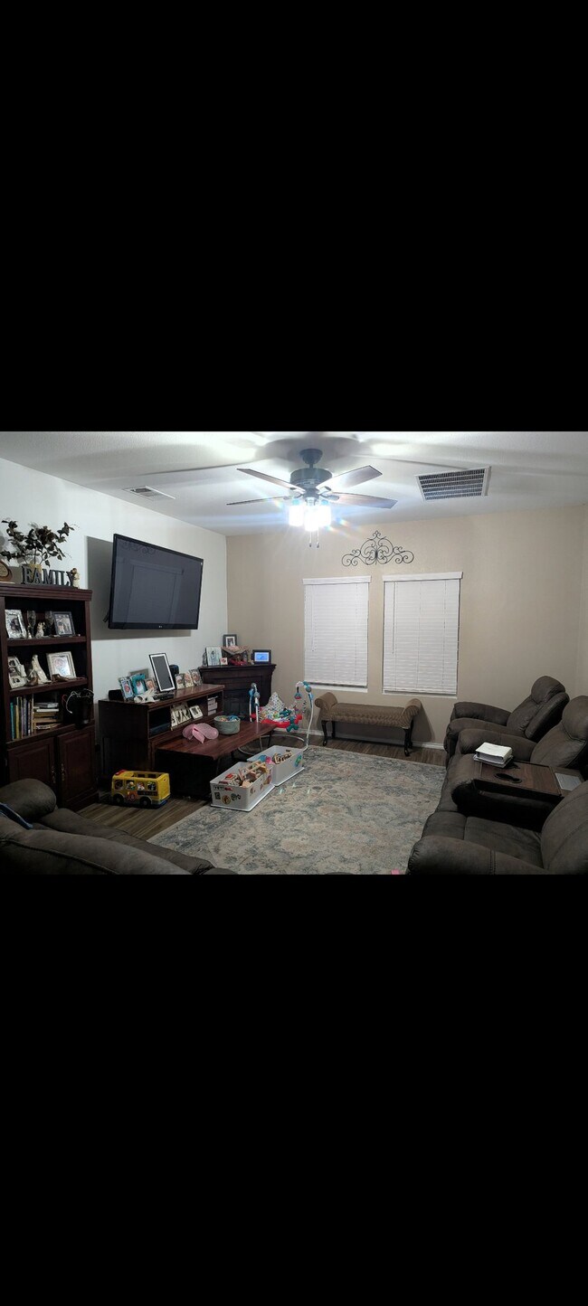 Photo - 112 Esparza Dr