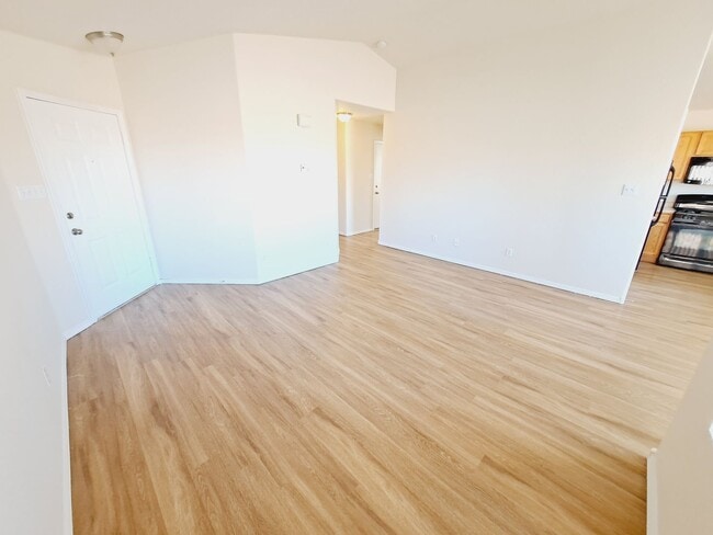 Photo - 3 bed 2 bath home in Huning Ranch. Great Yard
