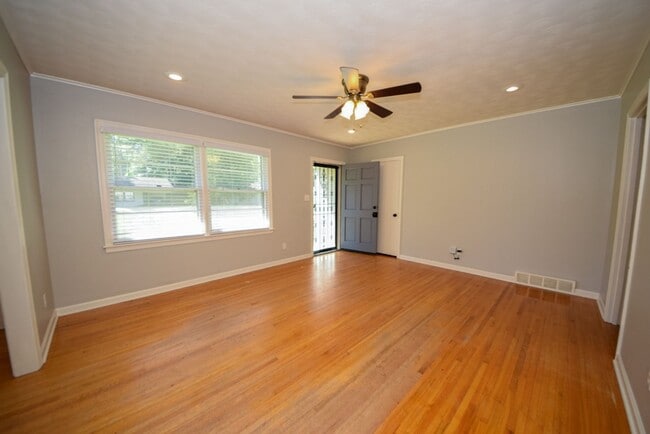 Photo - Cute and UPDATED 3 bed 2 bath home near GREAT SCHOOLS.