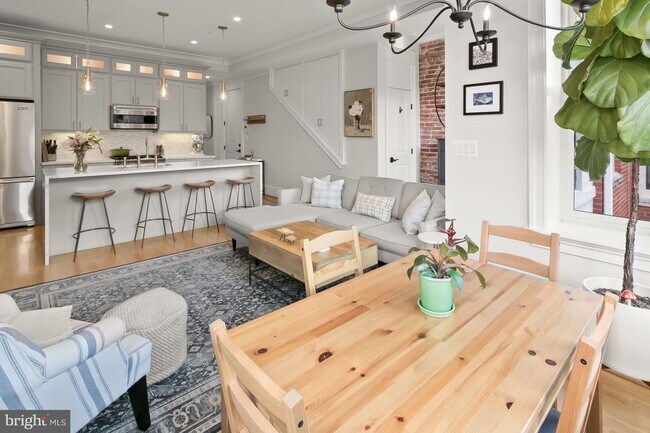 Photo - 408 M St NW Unidad 3A