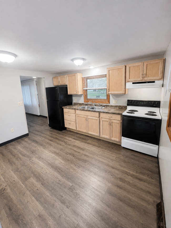 Building Photo - 607-701 Woodbine Ave Unit 701