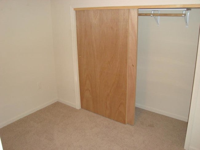 Building Photo - 1016 9th St S