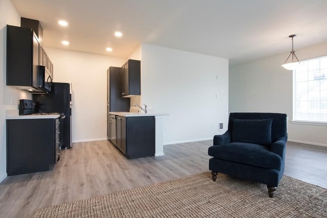 5100 Summit