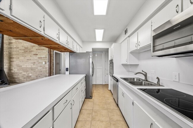 403 Shirleen Dr