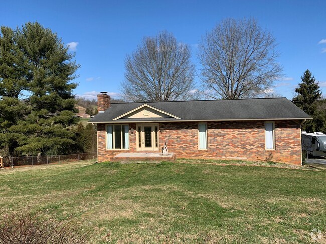 Building Photo - 4 Bdrm/3 Bath Brick Home  ?  Church Hill TN