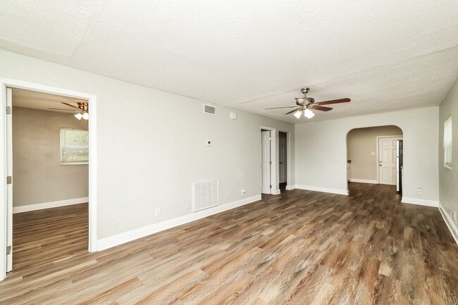 Photo - 5BR/2BA | Newly Renovated Single Family Home | Area for office | In Saint Petersburg!