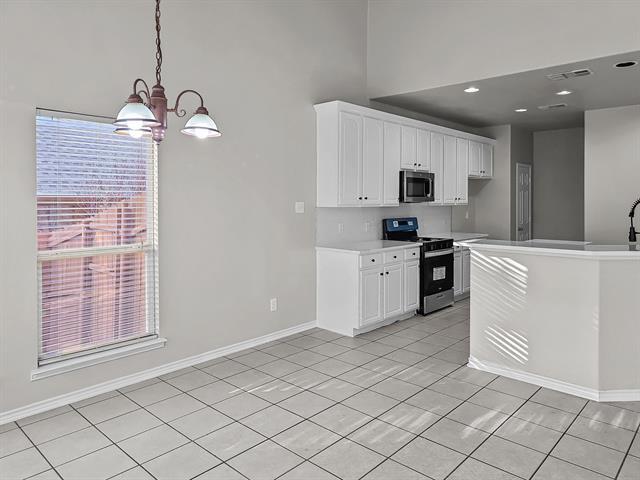 Photo - 8001 Twin Oaks Dr