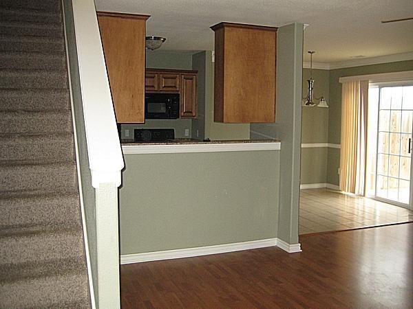 Photo - 830 Oakwood Ct