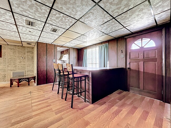122 Eden Ave
