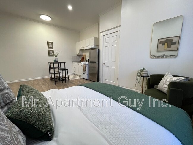 Photo - 44 Victoria Ave S Unit 203