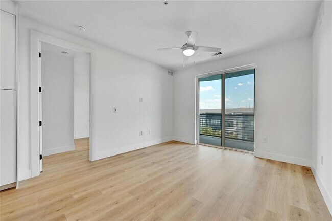 Photo - 1701 Simond Ave Ave Unit 518