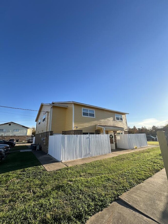 Photo - 2815 Longmire Dr Unit A