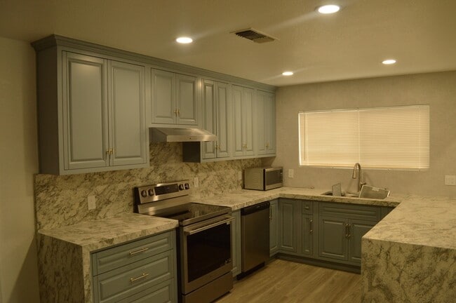 Photo - 1074 Plumwood Ct