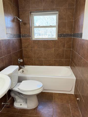 Photo - 9020 Moran St