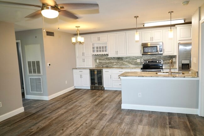 Photo - 2520 Grassy Point Dr Unit 104