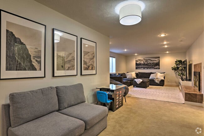 Building Photo - 930 Canyon Ave Unit ID1249841P Rental