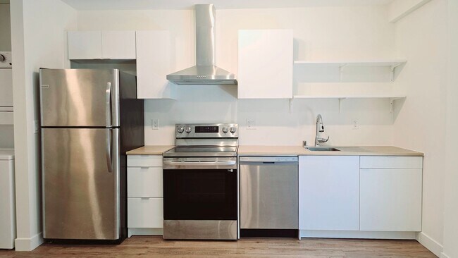 Photo - Redwood City: Remodeled Studio w/ Laundry In Unit & Parking Included Unit 877 Woodside Rd. #7