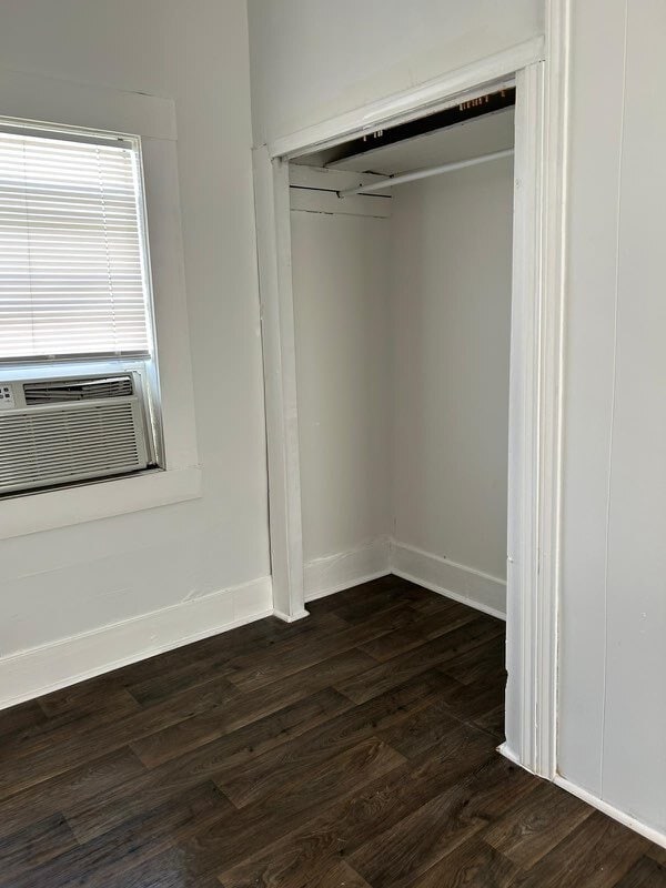 Photo - 733 Herget Ave
