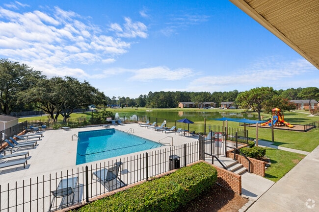 Lakeside Apartments - Outdoor Activity Areas