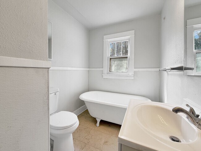 Newly Renovated Duplex