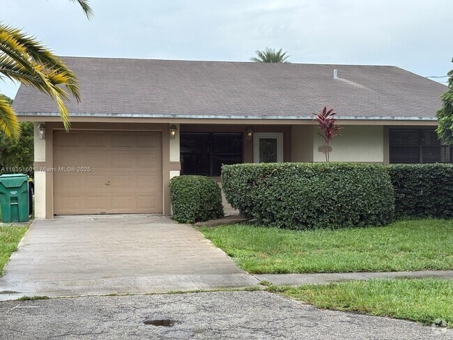 Building Photo - 240 NW 12th Ct Rental