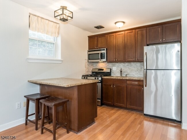 Photo - 48 Elm St Unit E