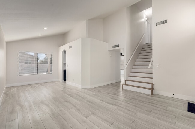 Photo - 2721 E Dry Creek Rd