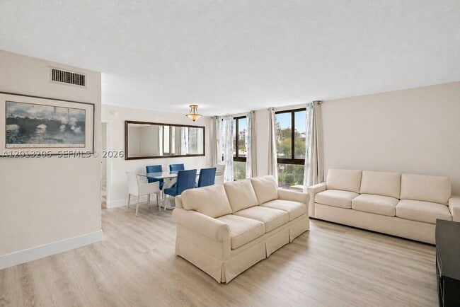 Photo - 9800 W Bay Harbor Dr Unit 406