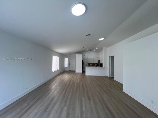 Photo - 1393 Majesty Ter House