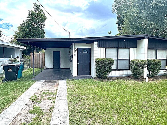 218 N Lakeland Ave