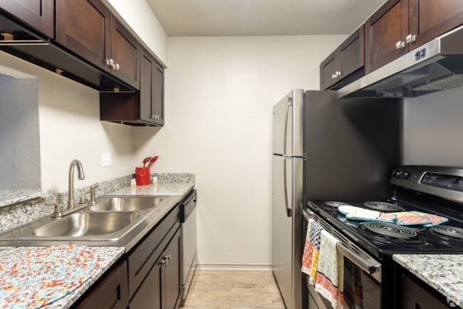 Building Photo - Woodland Heights Rental