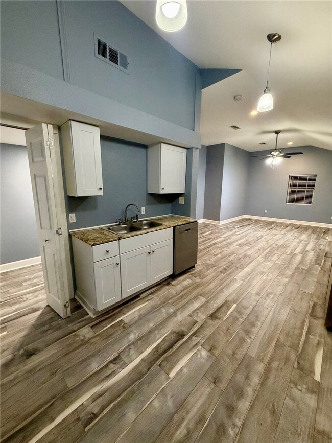 Photo - 2322 Central St Unidad 4