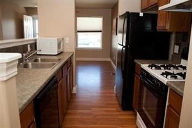 Photo - 3 Bedroom 2 Bath home with 2 car garage in Belgrade.