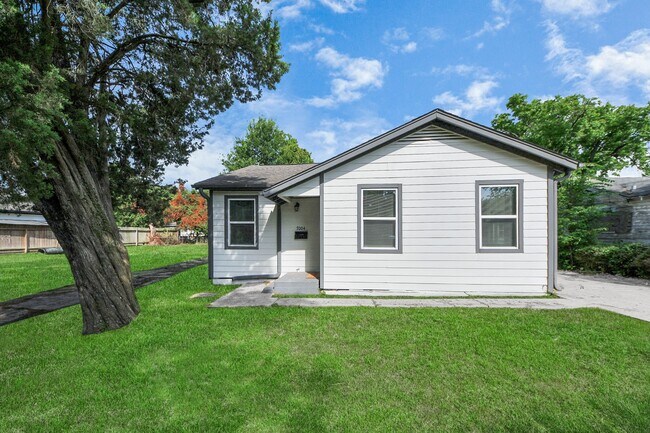 Photo - 7004 Conley St