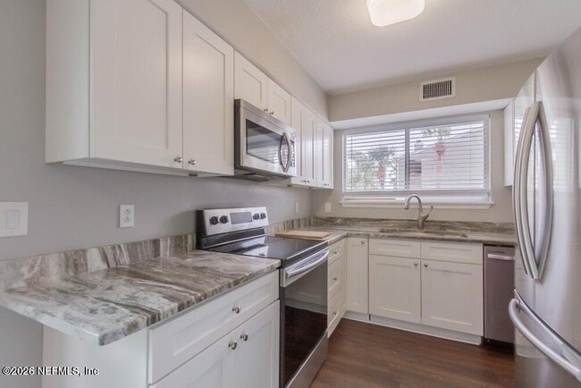 Photo - 360 14th Ave S