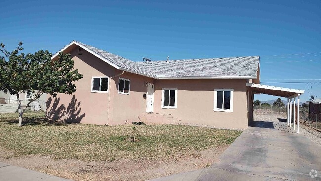 Building Photo - 592 N Eucalyptus Ave Rental