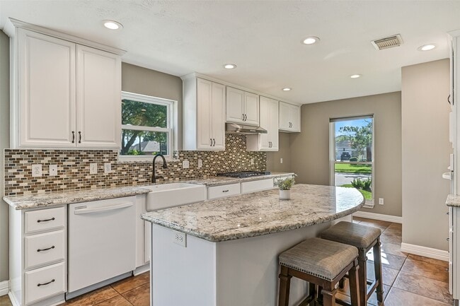 Photo - 513 Meadow Bend Dr