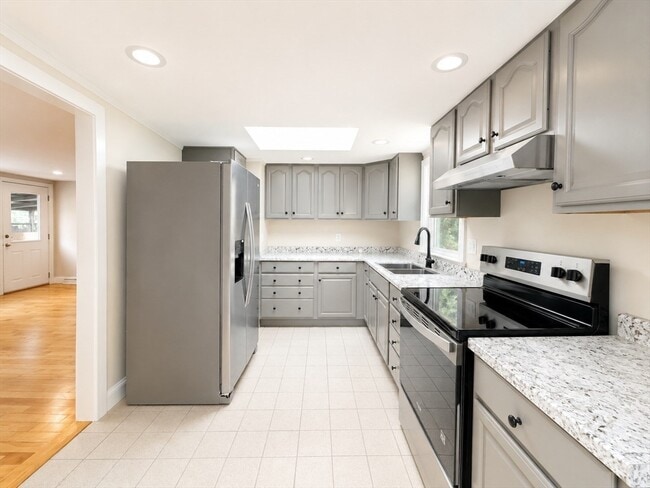 33 Park Dr