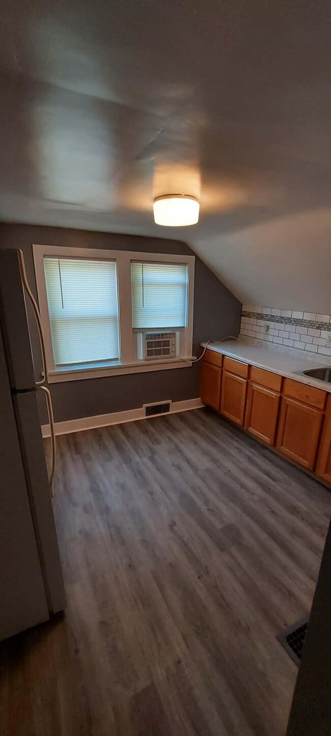 Photo - 1160 W Laketon Ave