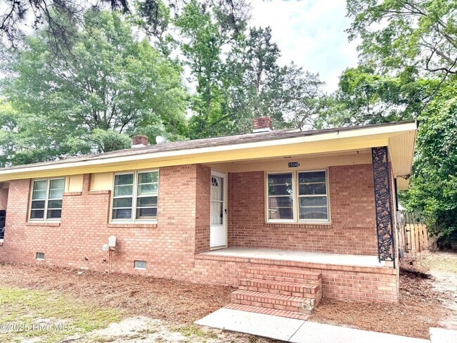 Building Photo - 2506 E 3rd St Rental