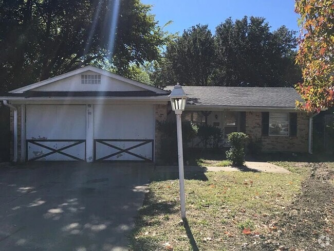 Building Photo - 2604 Timberlake Dr Rental