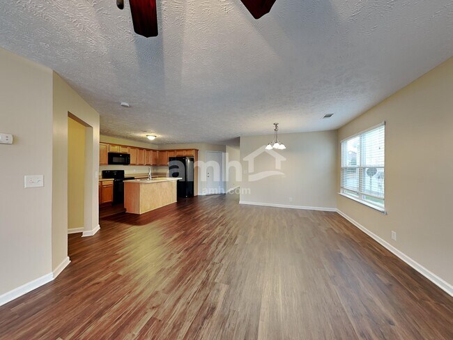 Photo - 313 School House Ct