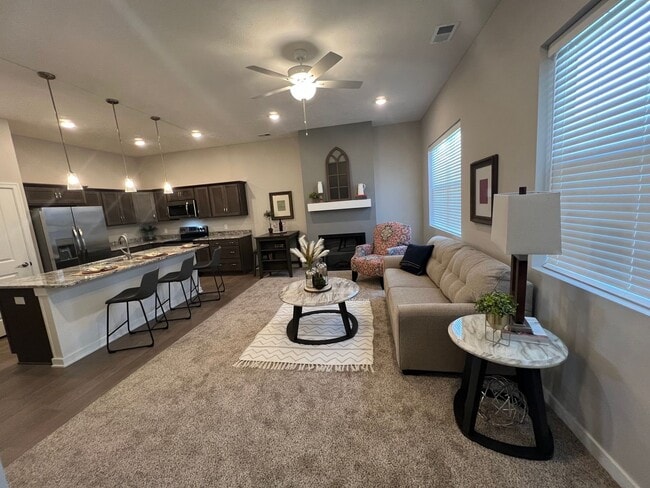 Photo - 1725 Hillcrest Dr Unit 1